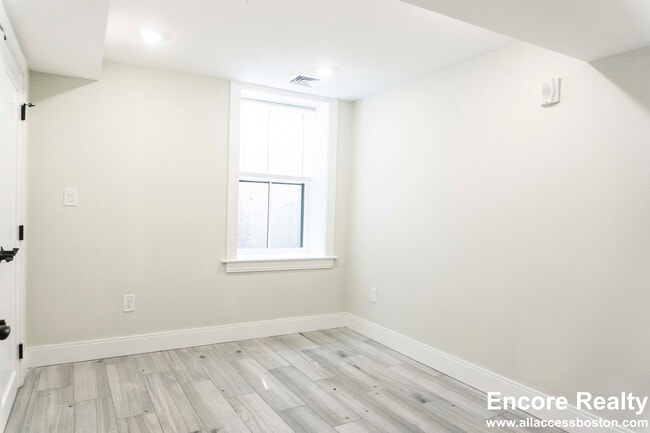 Photo - 79 Linden St Unit 7