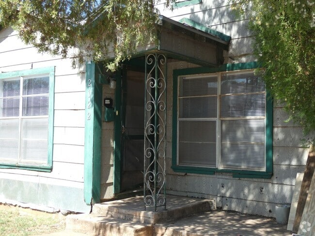 Building Photo - 2122 N 6th St Rental