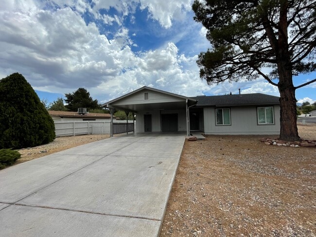Photo - 2220 S Cottonwood Dr