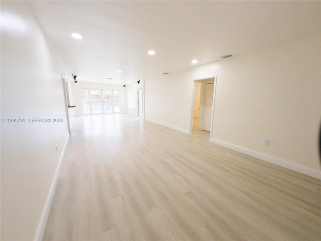 Photo - 5781 SW 25th St