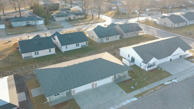 Photo - 810 Parkside Ln