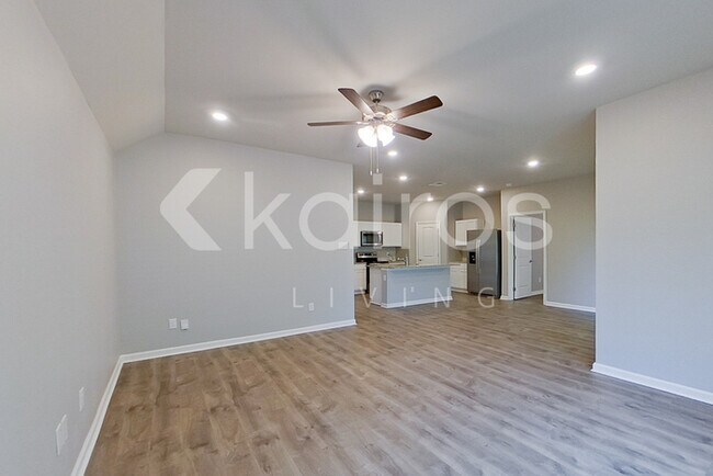 Photo - 108 Yardley Ct