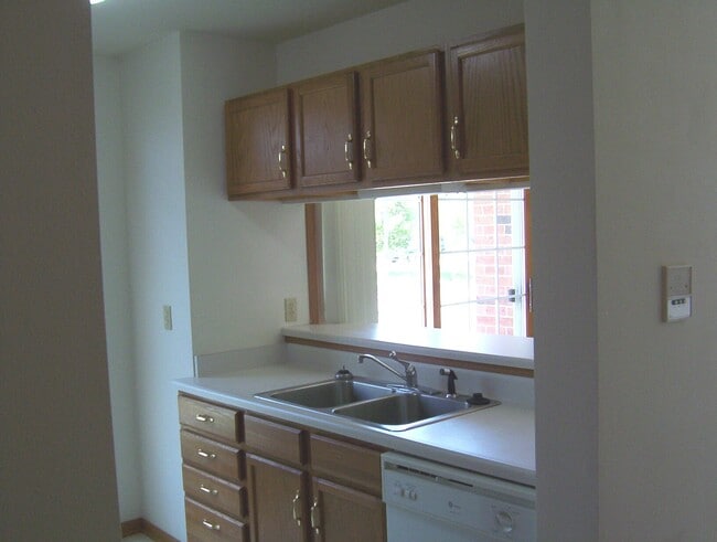 Photo - Furman Somerset Apartments