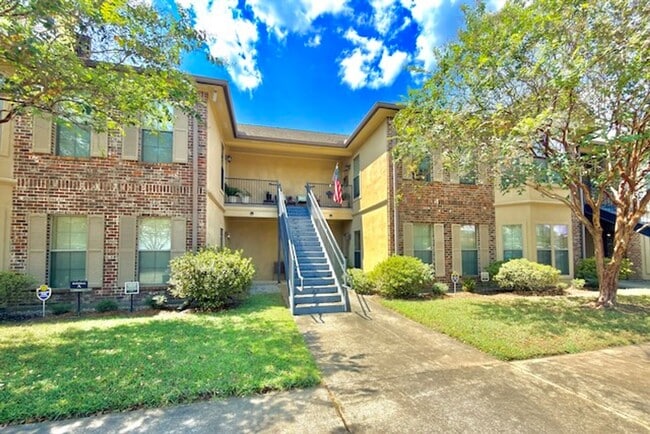 Photo - 9413 Burbank Dr