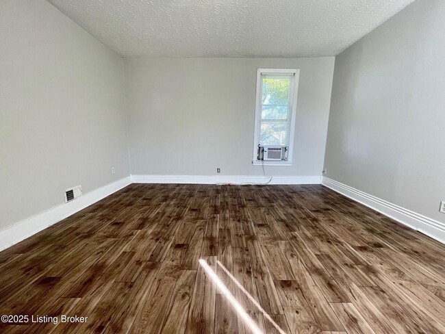 Photo - 2017 W Burnett Ave