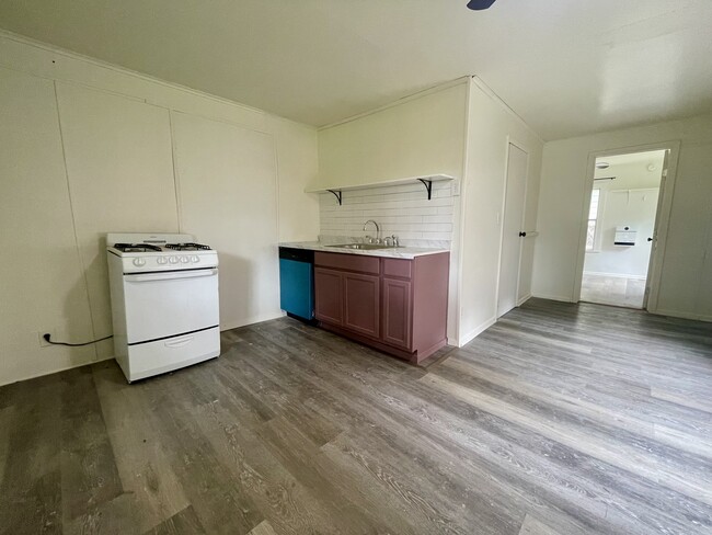 Photo - 705 N 9th St