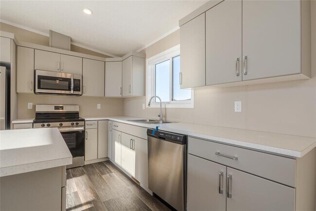 Photo - 47 Prairie Oak Dr