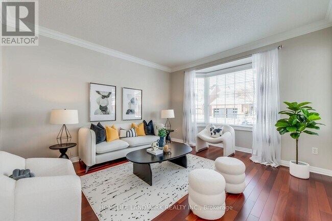 Photo - 2196 Highcliffe Way