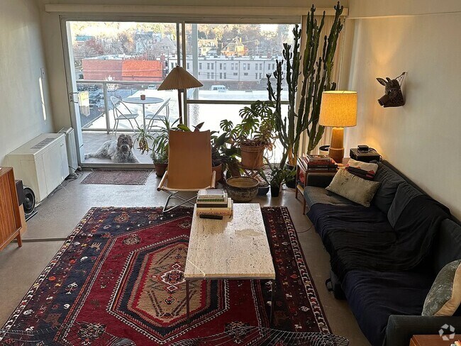 Building Photo - 888 N Logan St Unit 888 Two Bedroom Rental