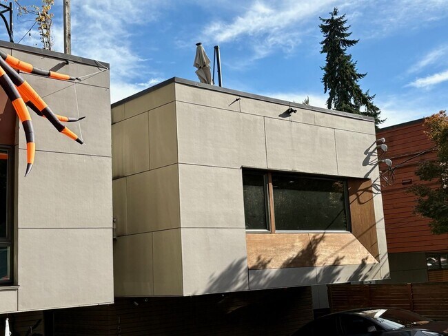 Photo - Beacon Hill Townhouse