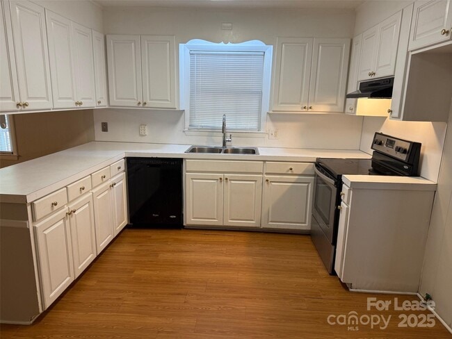 Photo - 301 Montgomery Dr