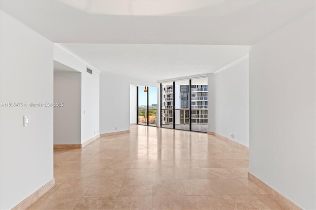 Building Photo - 3610 Yacht Club Dr Unit 1116