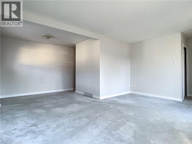 Photo - 514 Fallingbrook Dr