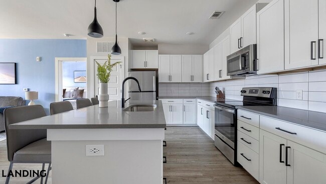 Photo - 1270 Hillcrest Dr Unit 2410