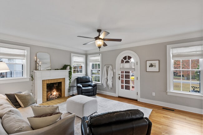 Photo - 507 Georgetown Rd NW