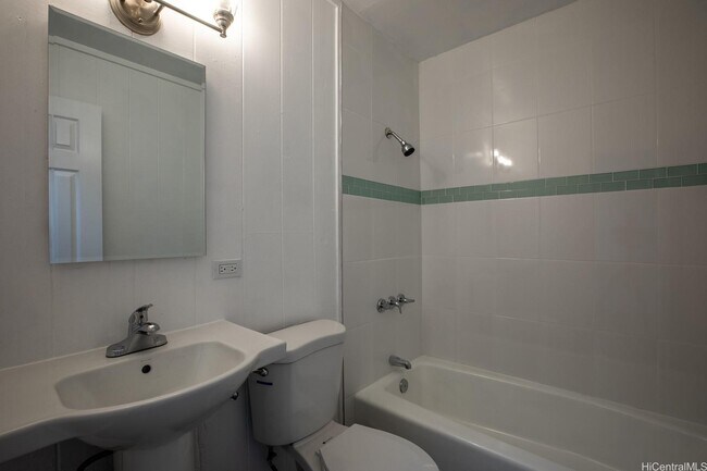 Photo - Manthos 94-322 Pupuole St Unit 4