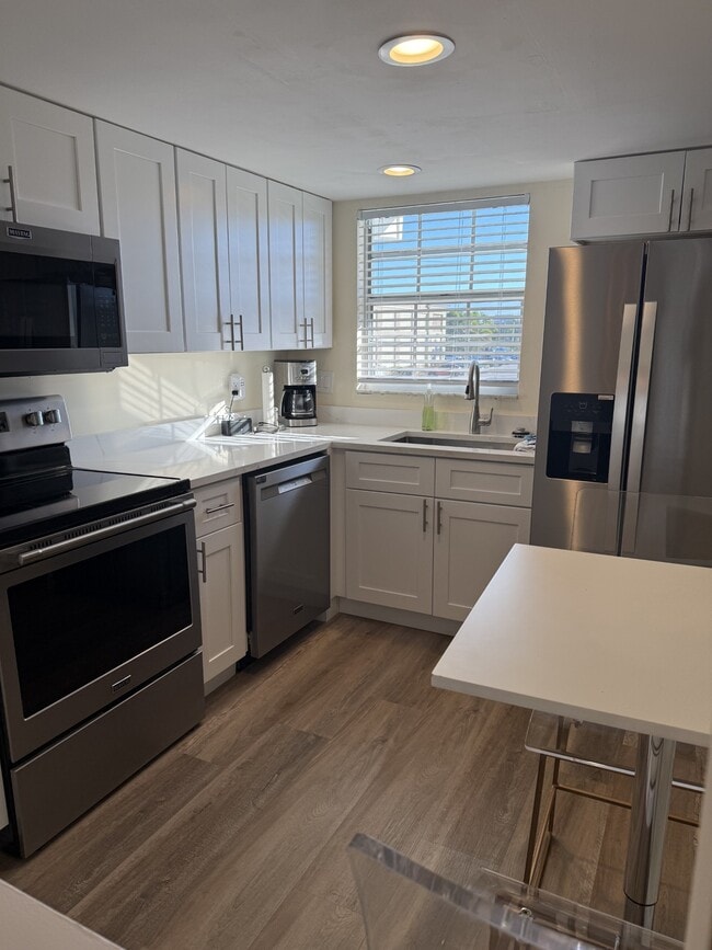 Photo - 1900 Alamanda Dr