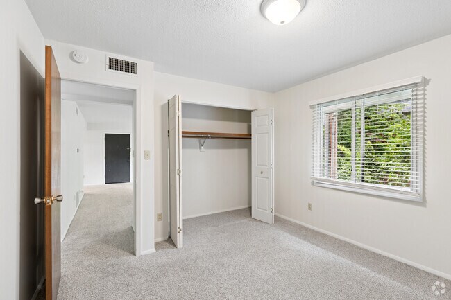 2BR, 1BA - 875SF - Primary Bedroom