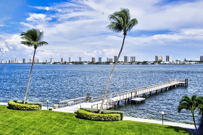 Photo - 3040 Lake Shore Dr Unit 305