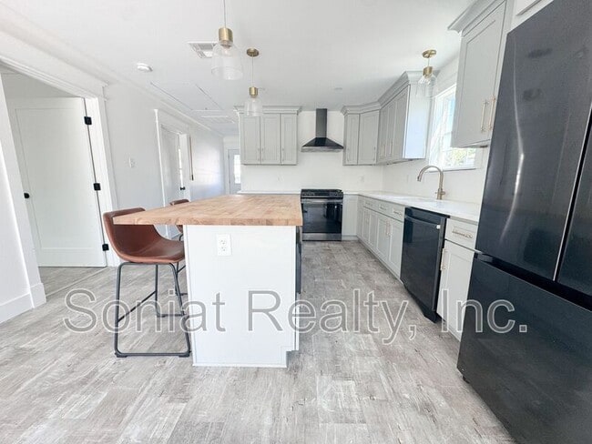 Photo - 233-235 Jefferson Heights Ave