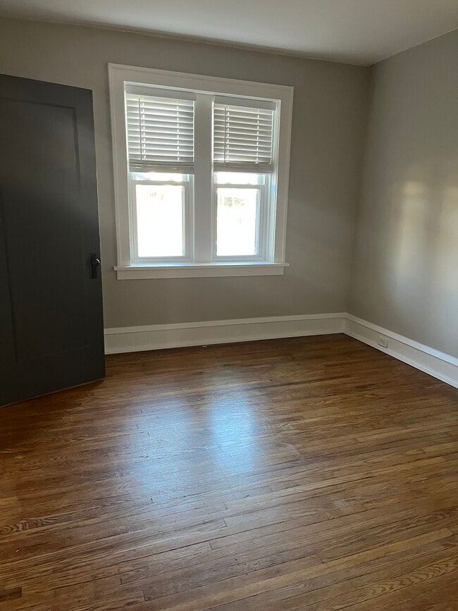 Building Photo - 4940 Walsh St