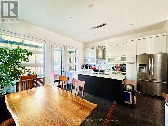 Photo - 201 Woodmount Ave