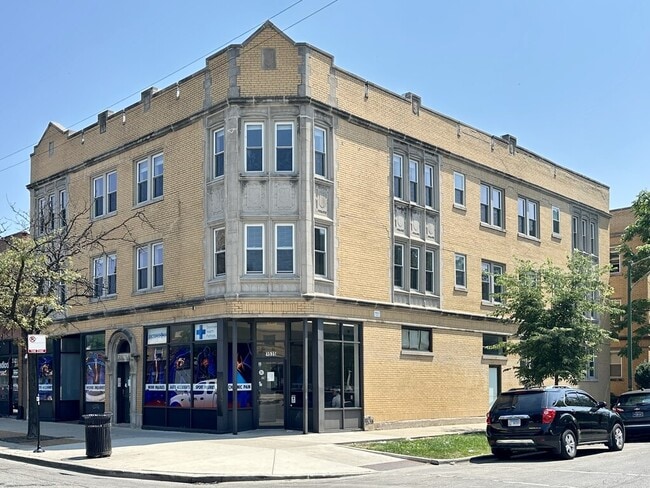 Building Photo - 3535 W Fullerton Ave Rental