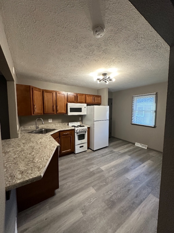 Photo - 673 S 3rd St