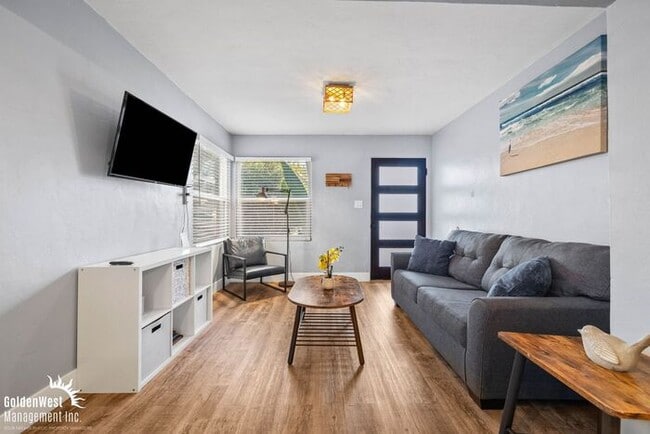 Photo - Upgraded 2Bdm 1Ba Upstairs Unit in North Park!