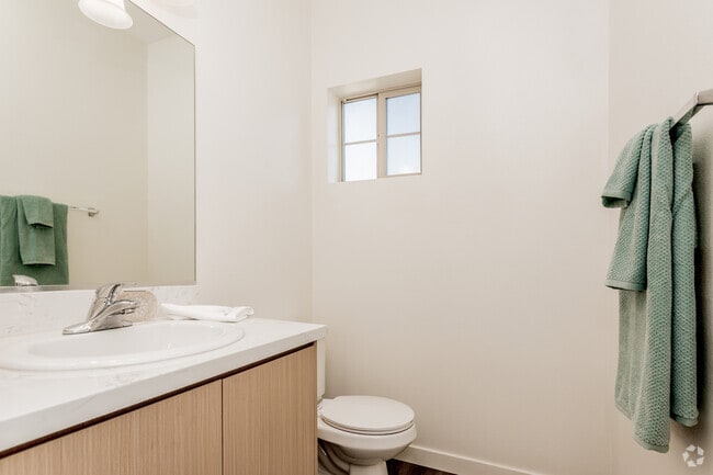 2BR, 2.5 - 1063 SF