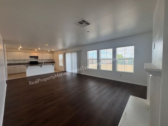 Photo - 2817 Goldenrain St