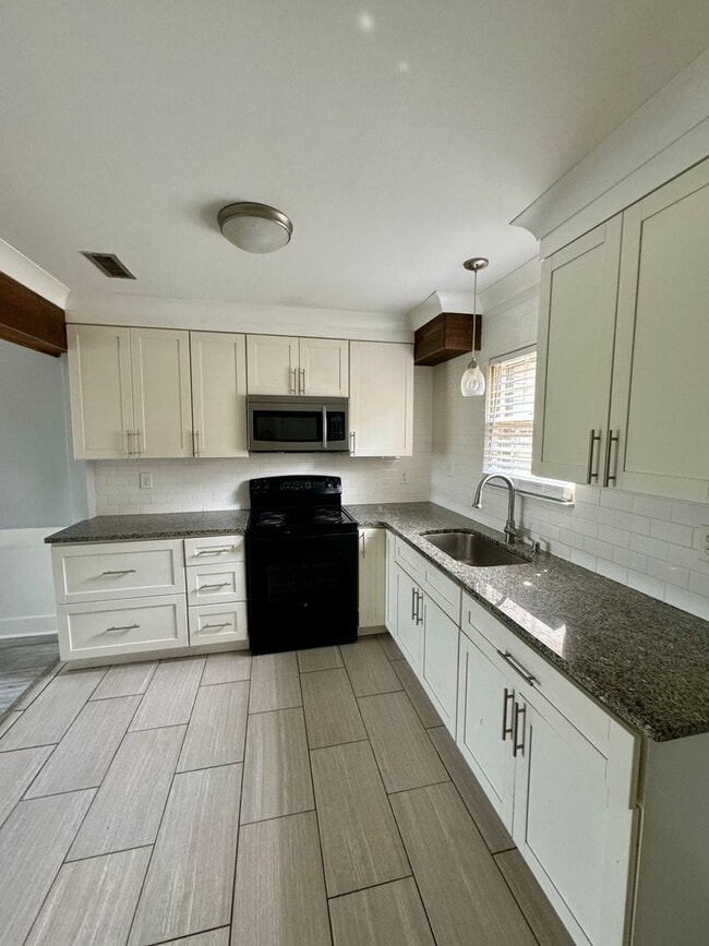 Photo - Cute Townhouse in South Charlotte