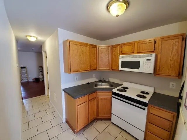 2212 S 15th St Unit 1st floor