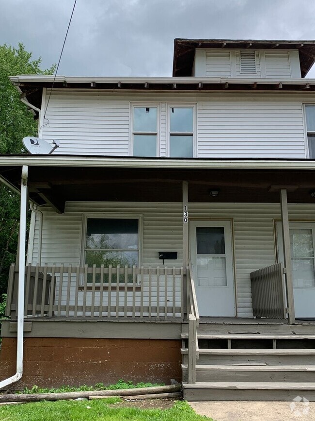 Building Photo - Two Bedroom Duplex Rental