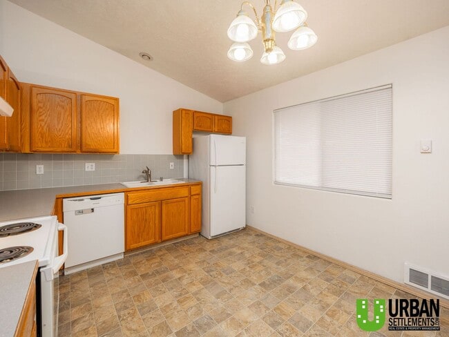 Photo - Mission Ave. 15313-15315 E Unit 15313