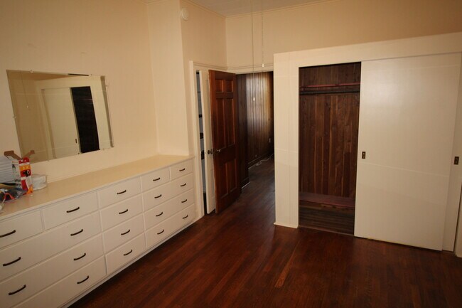 31 Allen Pl Unit 2