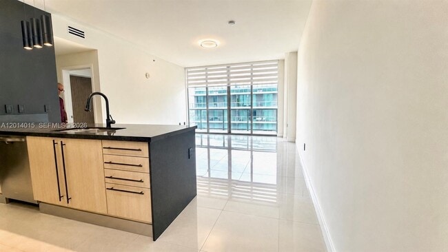 Photo - 79 SW 12th St Unit 4008S