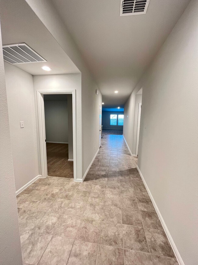 Photo - 5909 Silverjack Trl