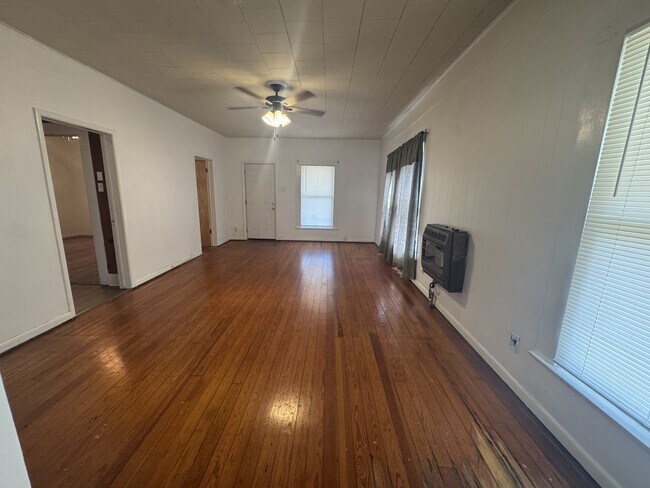 Photo - 307 N Witte St