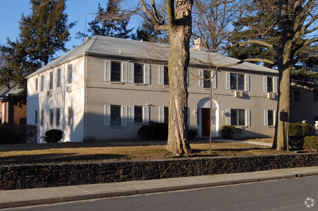 Photo - Hampden Manor