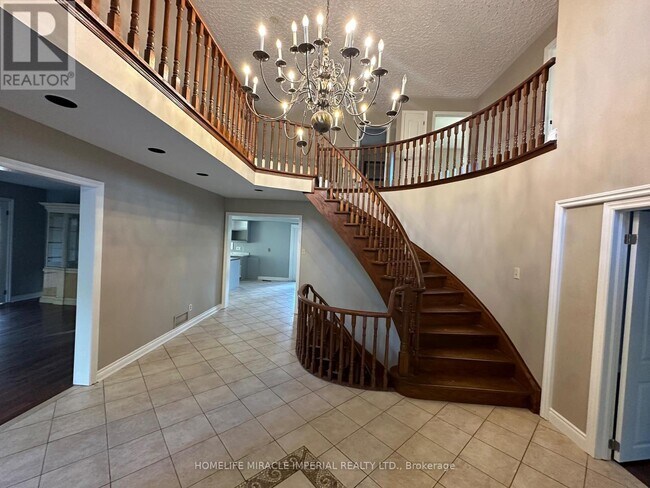 Photo - 4 Bellini Ave