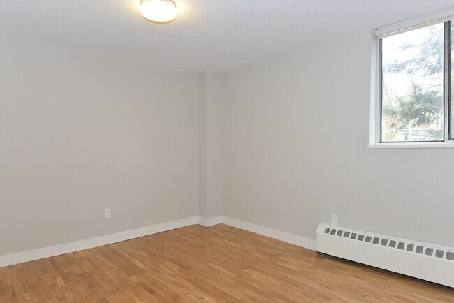 Photo - 230 Oak St Unit 115