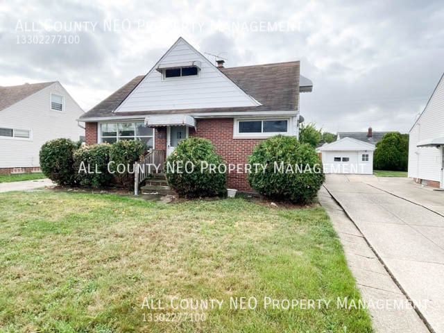 Building Photo - 21260 Carol Dr