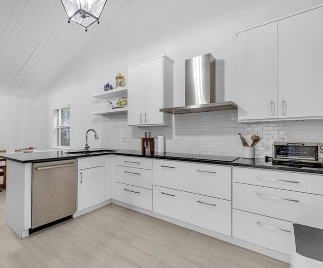 Photo - 1100 El Rado St