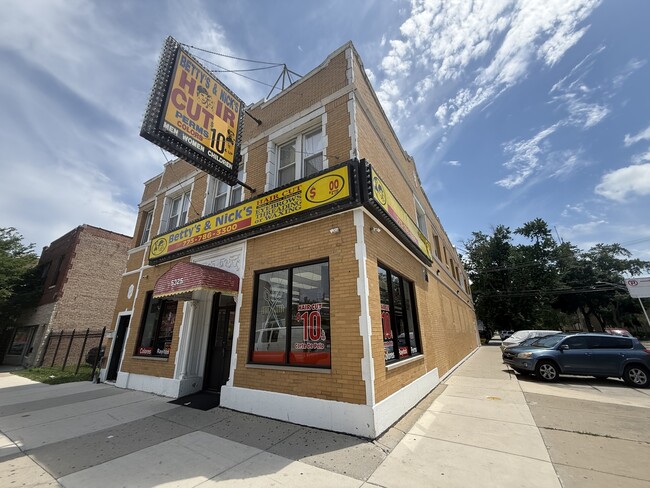 Building Photo - 2349 N Lorel Ave Unit 3R