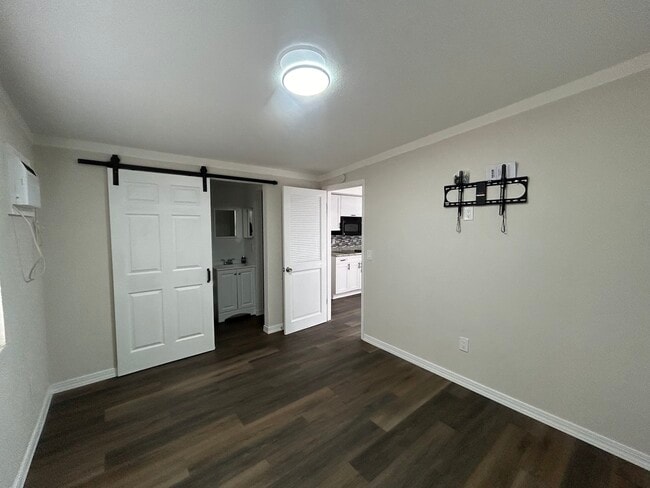 Photo - Crawford Investment Group - Apartment Unit 1
