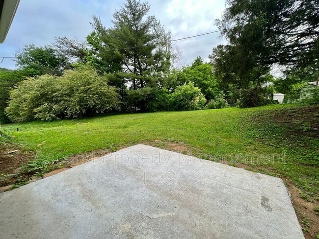 Photo - 903 Valerie Ln