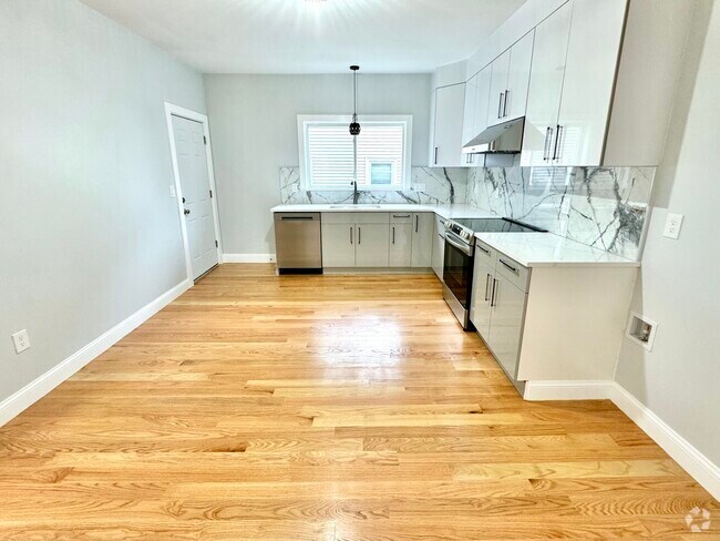 Building Photo - 190 Hillside St Unit 2 Rental