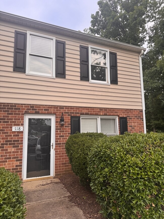 Building Photo - 542 Leesville Rd