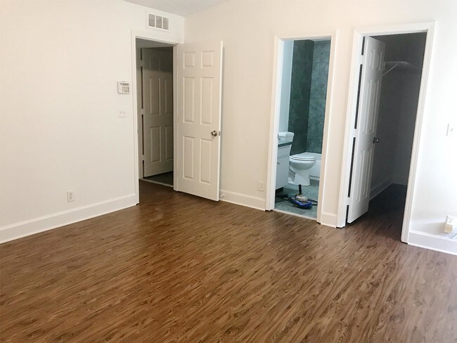 Photo - 1744 W 28th St